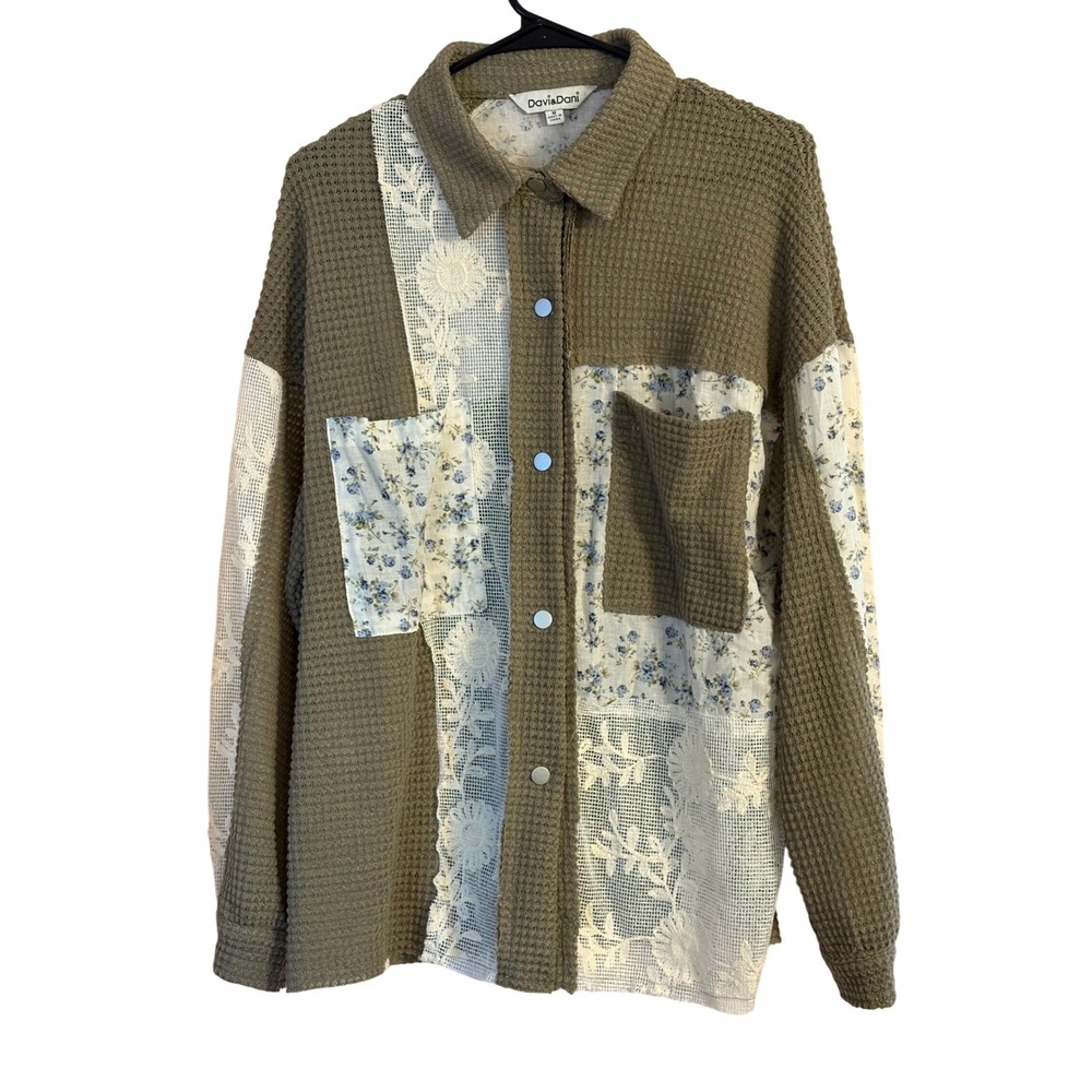 Davi & Dani Olive Green Waffle Knit Floral Lace Patchwork Shacket Top M - Picture 2 of 5